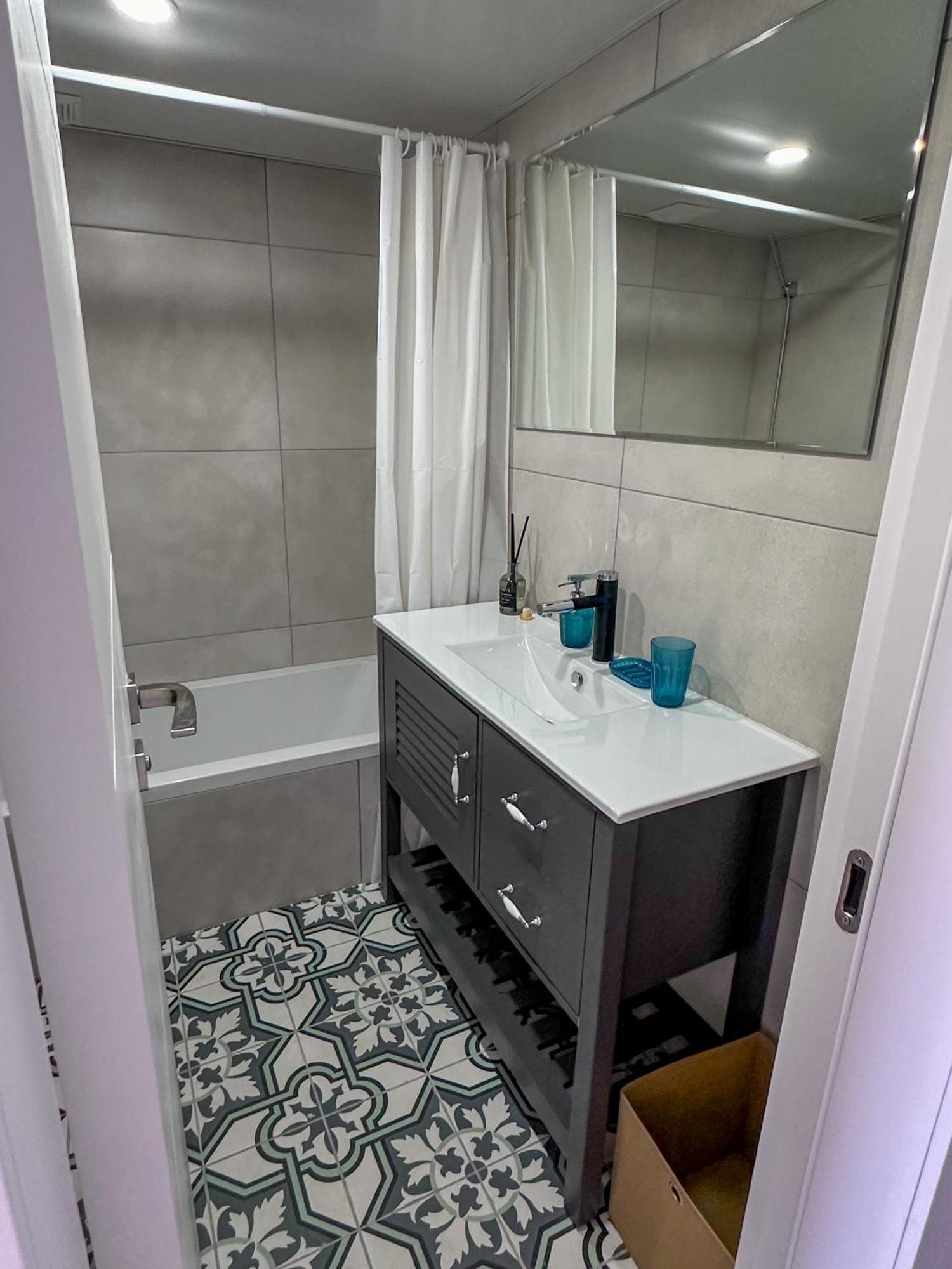 - Lev 3 Apartment